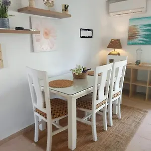 En Piso Con Terraza Junto A La Estacion Apartamento
